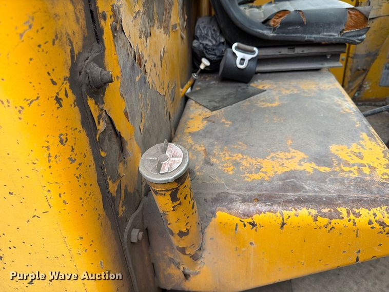 image for item FU4571 1993 Hyster H225E forklift