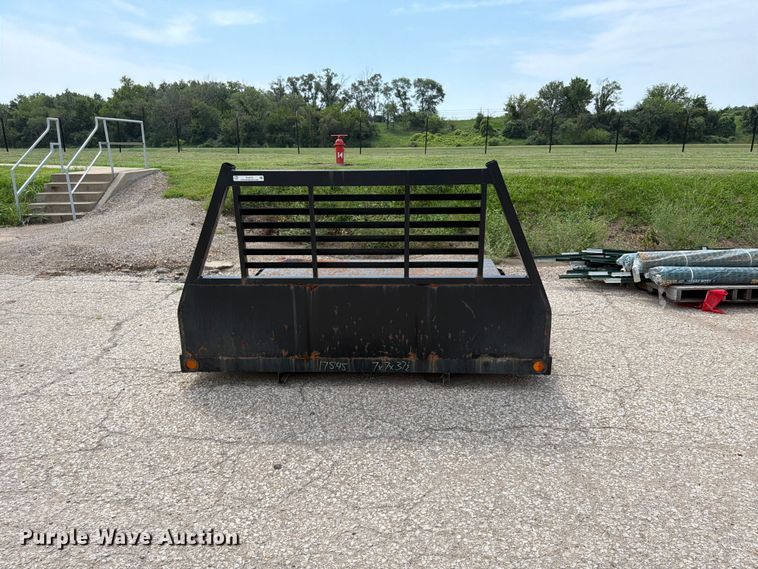 image for item FU4572 Flatbed pickup truck bed
