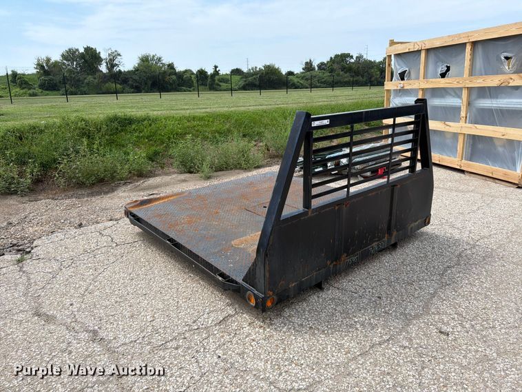 image for item FU4572 Flatbed pickup truck bed