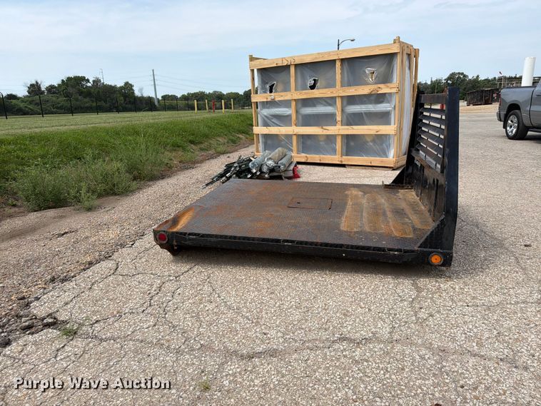 image for item FU4572 Flatbed pickup truck bed