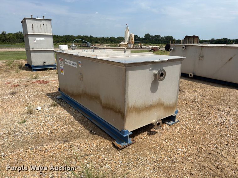 image for item FU4574 (2) tanks