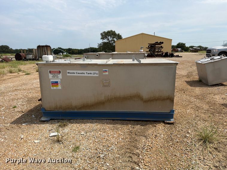 image for item FU4574 (2) tanks