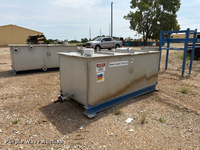 image for item FU4574 (2) tanks