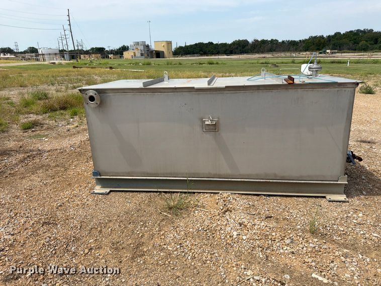 image for item FU4574 (2) tanks