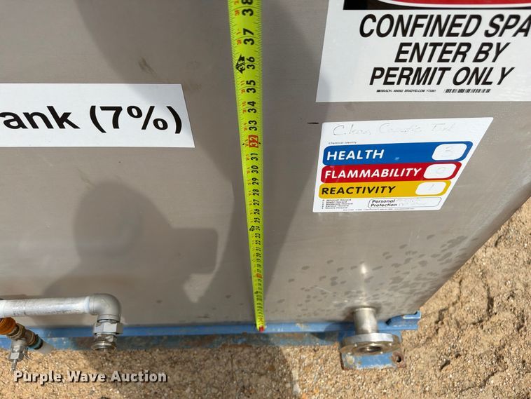 image for item FU4574 (2) tanks