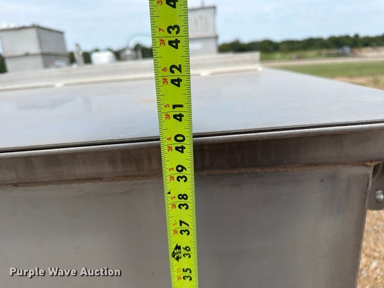 image for item FU4574 (2) tanks