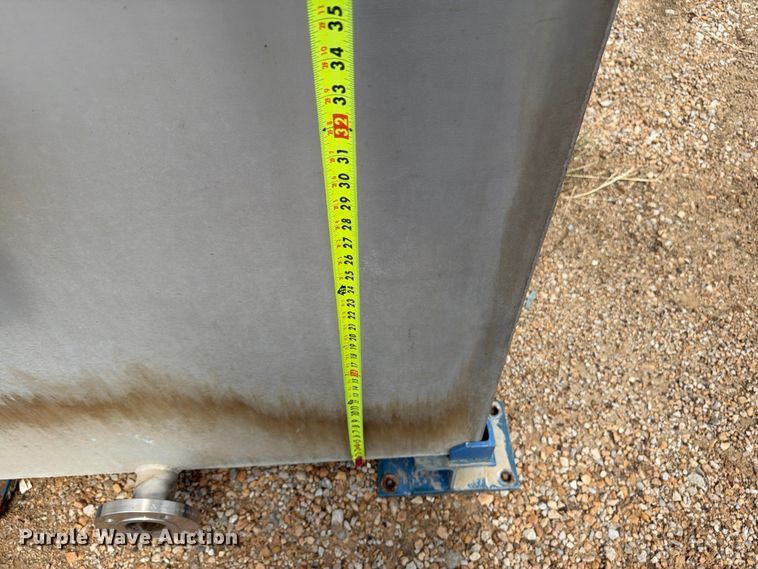 image for item FU4574 (2) tanks