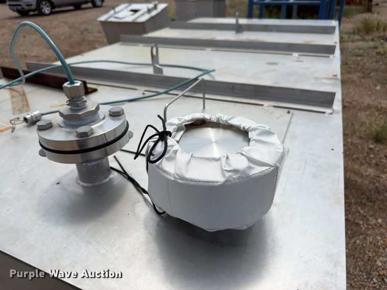 image for item FU4574 (2) tanks