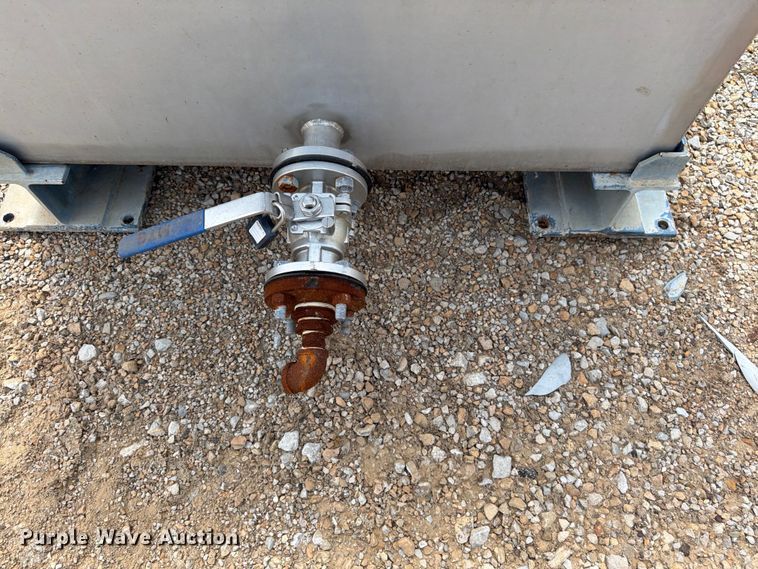image for item FU4574 (2) tanks