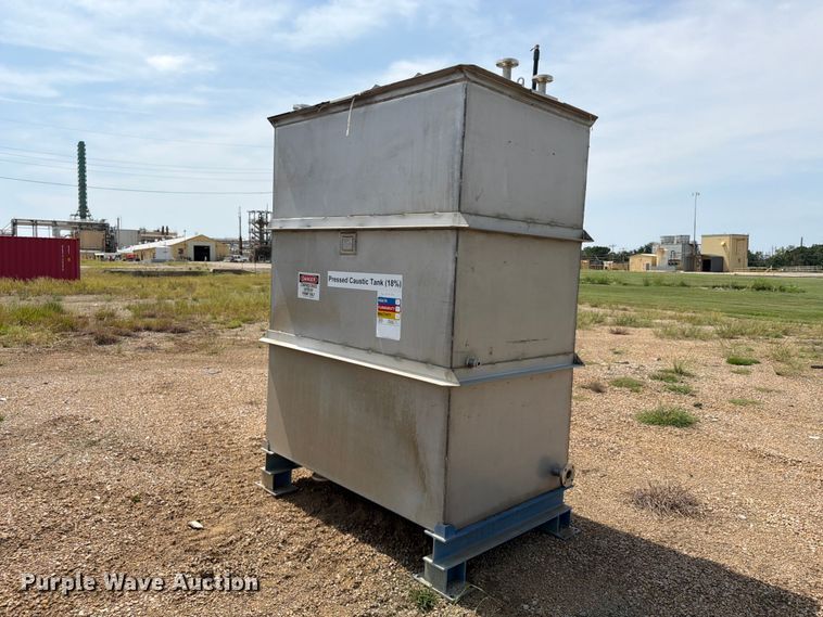 image for item FU4575 (2) tanks