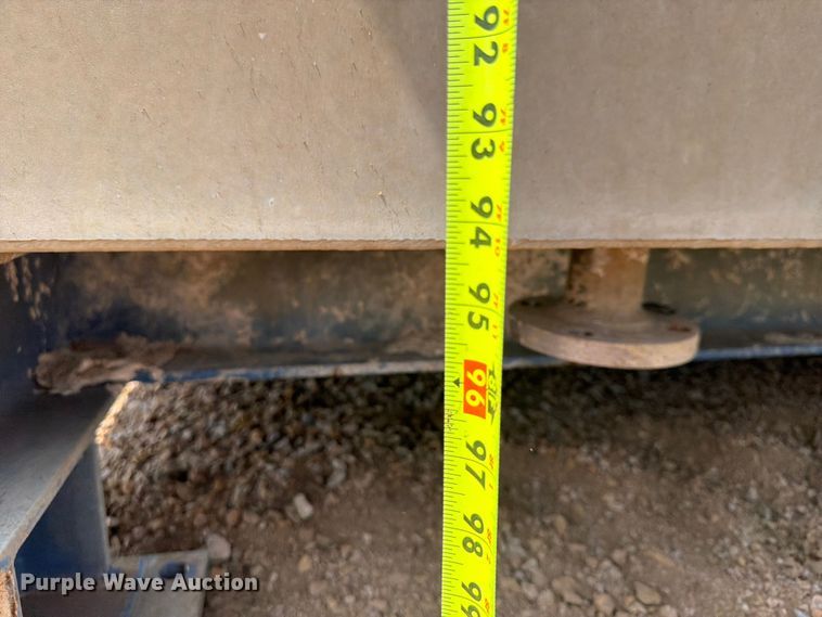 image for item FU4575 (2) tanks