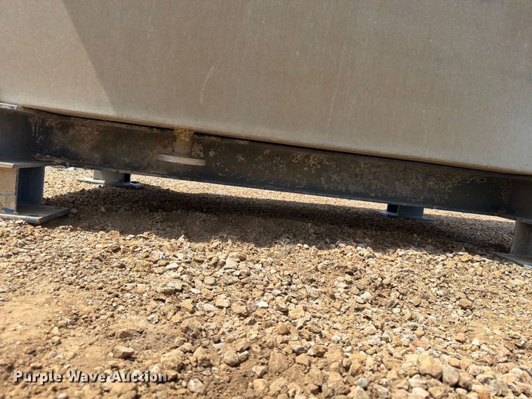 image for item FU4575 (2) tanks