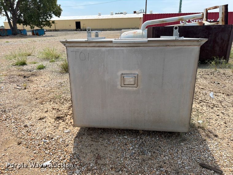 image for item FU4576 (2) tanks