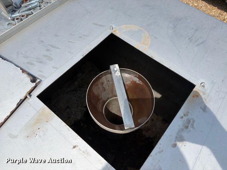 image for item FU4576 (2) tanks