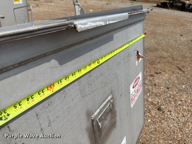 image for item FU4576 (2) tanks
