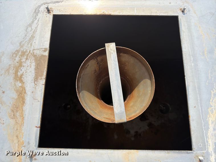 image for item FU4576 (2) tanks