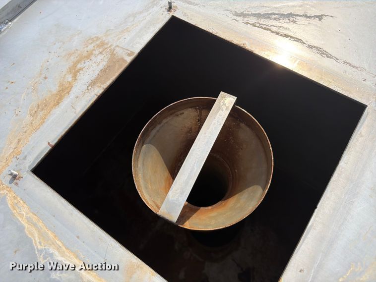 image for item FU4576 (2) tanks