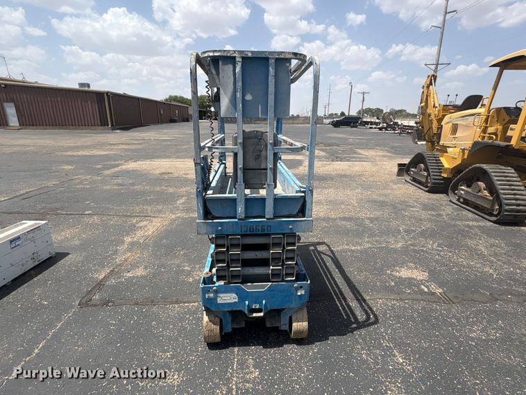image for item JM9383 Genie GS-1930 scissor lift
