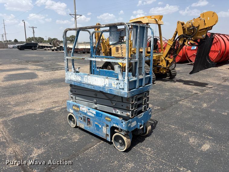 image for item JM9383 Genie GS-1930 scissor lift