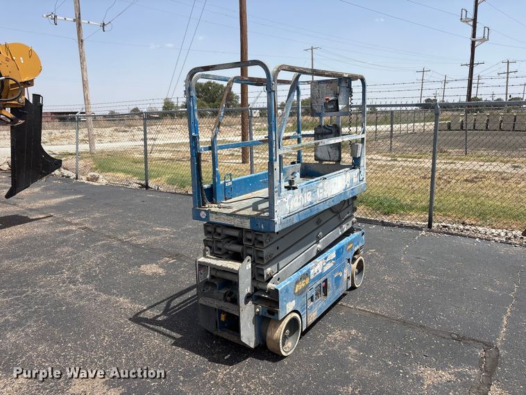 image for item JM9383 Genie GS-1930 scissor lift
