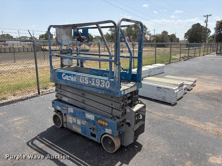 image for item JM9383 Genie GS-1930 scissor lift