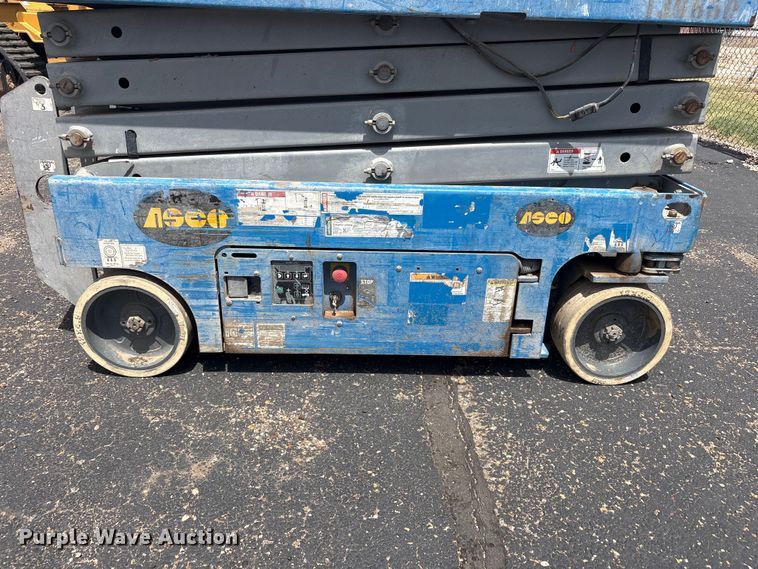 image for item JM9383 Genie GS-1930 scissor lift