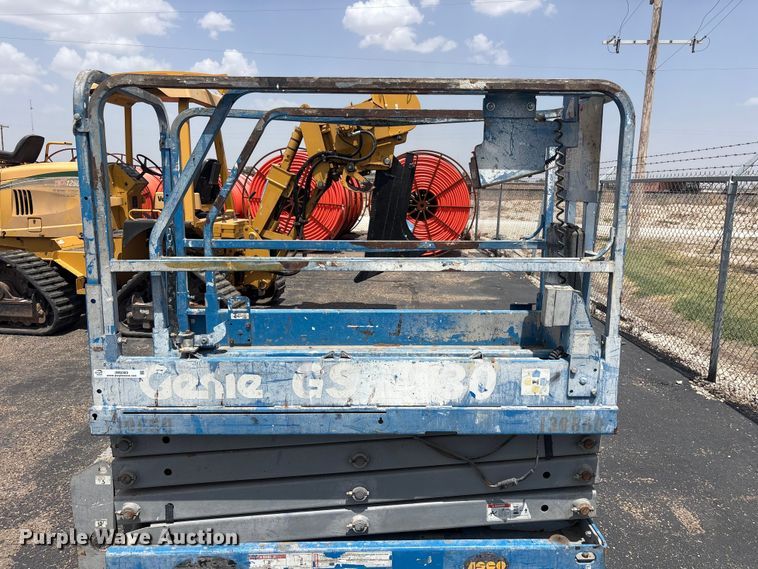 image for item JM9383 Genie GS-1930 scissor lift