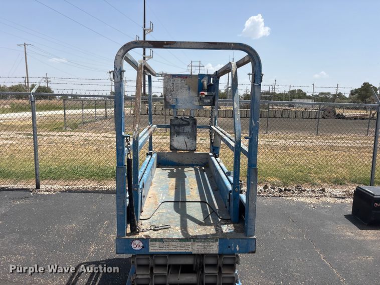 image for item JM9383 Genie GS-1930 scissor lift