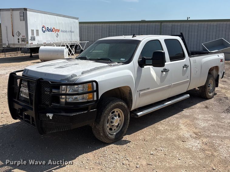 2007 Chevrolet Silverado 2500HD Crew Cab pickup truck