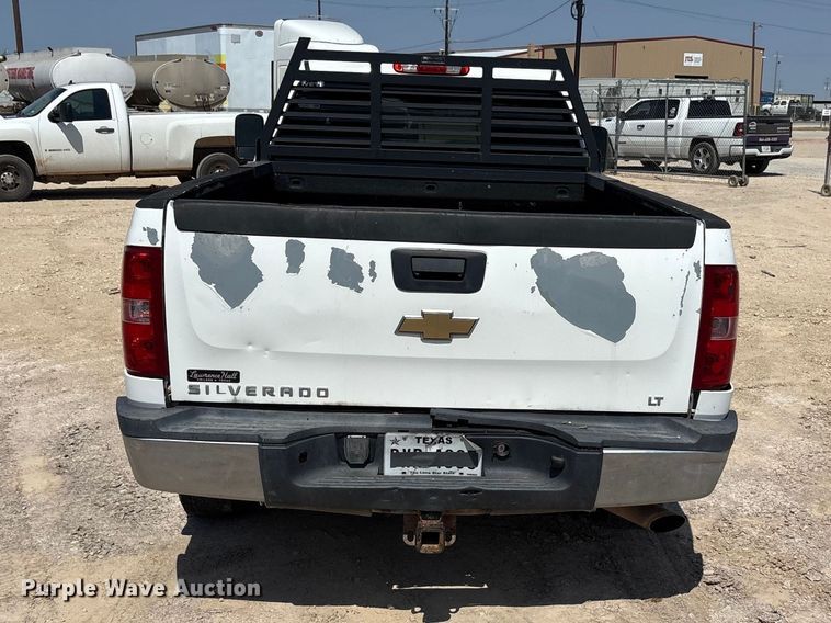 image for item JM9391 2007 Chevrolet Silverado 2500HD Crew Cab pickup truck