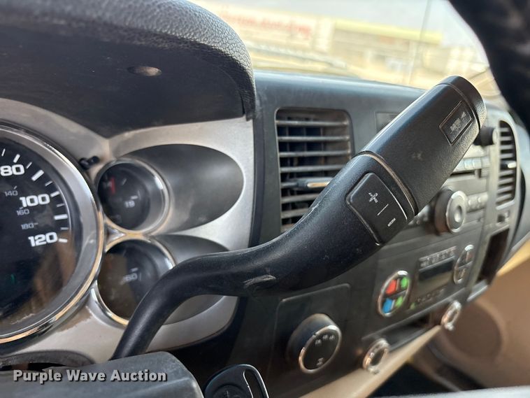 image for item JM9391 2007 Chevrolet Silverado 2500HD Crew Cab pickup truck