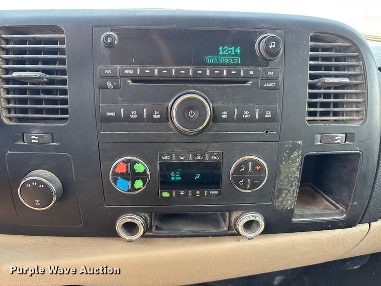 image for item JM9391 2007 Chevrolet Silverado 2500HD Crew Cab pickup truck