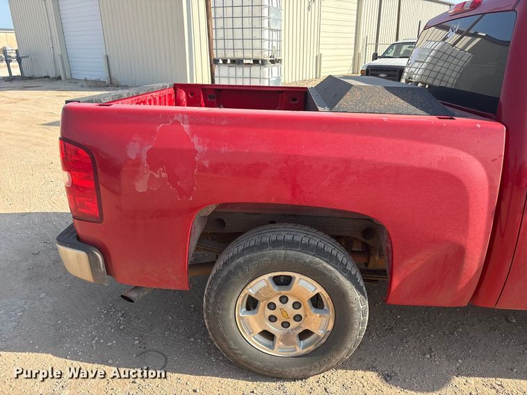 image for item JM9402 2011 Chevrolet Silverado 1500 Crew Cab pickup truck