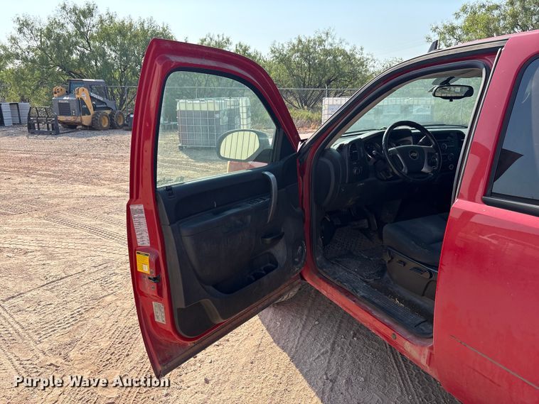 image for item JM9402 2011 Chevrolet Silverado 1500 Crew Cab pickup truck