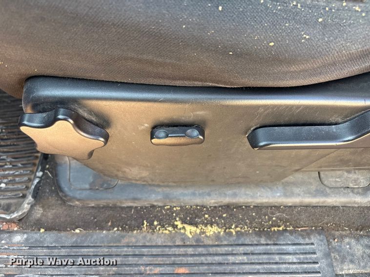 image for item JM9402 2011 Chevrolet Silverado 1500 Crew Cab pickup truck