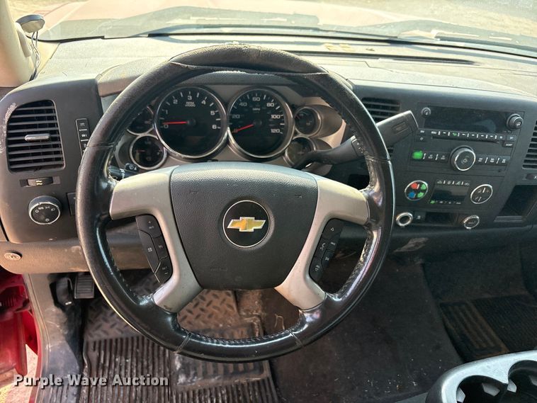 image for item JM9402 2011 Chevrolet Silverado 1500 Crew Cab pickup truck