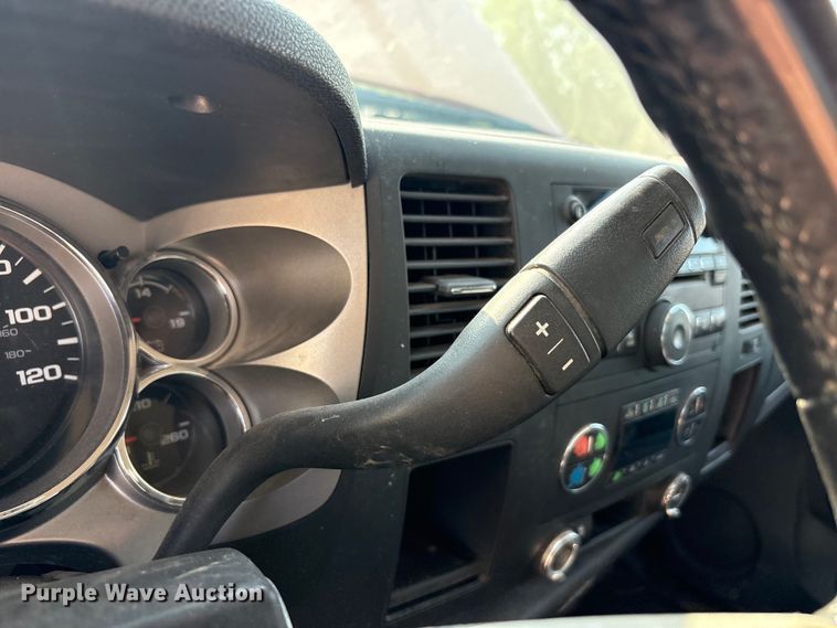 image for item JM9402 2011 Chevrolet Silverado 1500 Crew Cab pickup truck