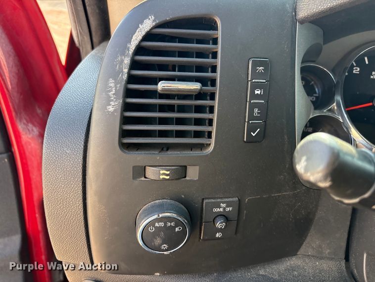 image for item JM9402 2011 Chevrolet Silverado 1500 Crew Cab pickup truck