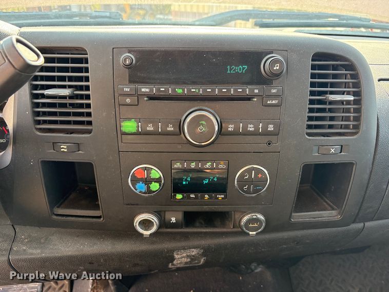 image for item JM9402 2011 Chevrolet Silverado 1500 Crew Cab pickup truck
