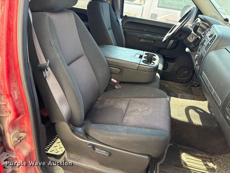 image for item JM9402 2011 Chevrolet Silverado 1500 Crew Cab pickup truck