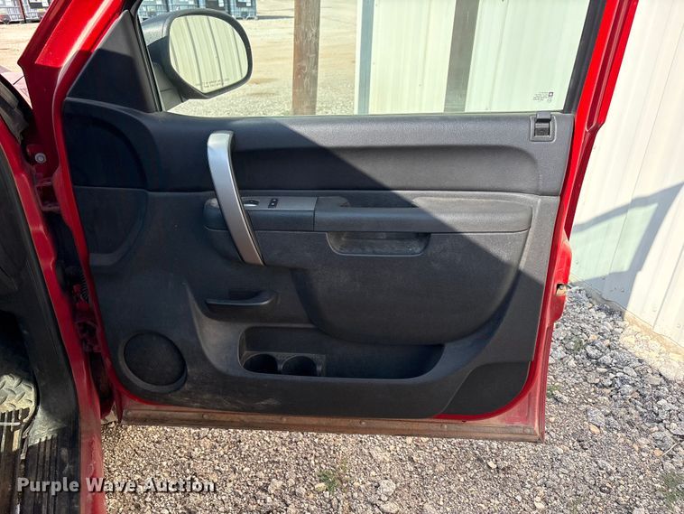 image for item JM9402 2011 Chevrolet Silverado 1500 Crew Cab pickup truck