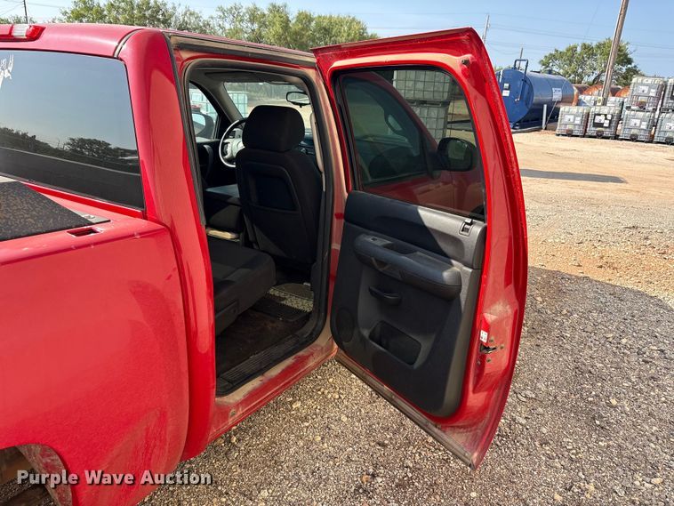 image for item JM9402 2011 Chevrolet Silverado 1500 Crew Cab pickup truck