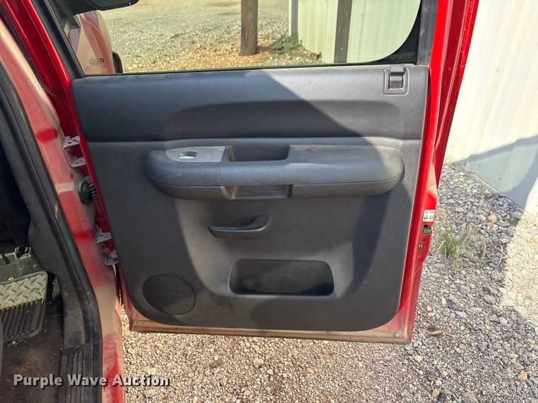 image for item JM9402 2011 Chevrolet Silverado 1500 Crew Cab pickup truck