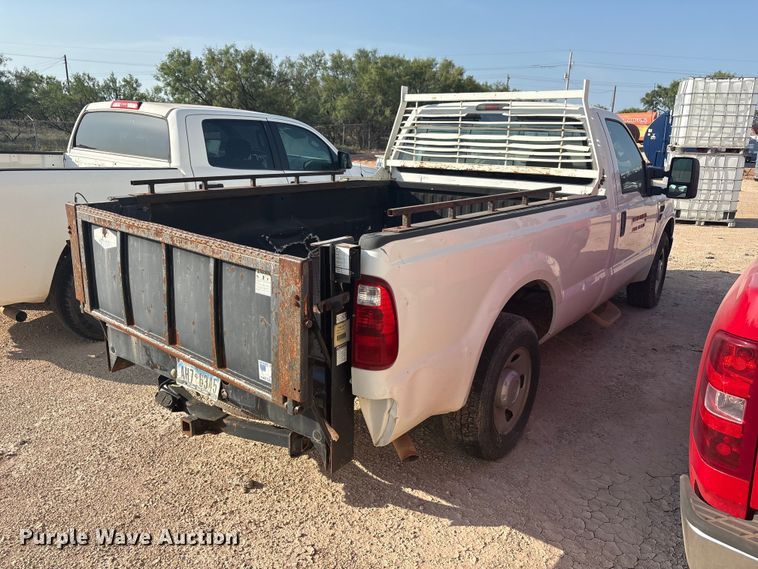 image for item JM9403 2010 Ford F250 Super Duty pickup truck