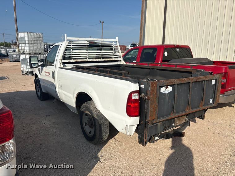 image for item JM9403 2010 Ford F250 Super Duty pickup truck