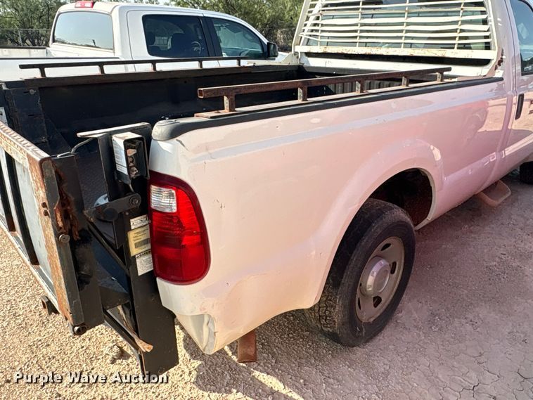 image for item JM9403 2010 Ford F250 Super Duty pickup truck