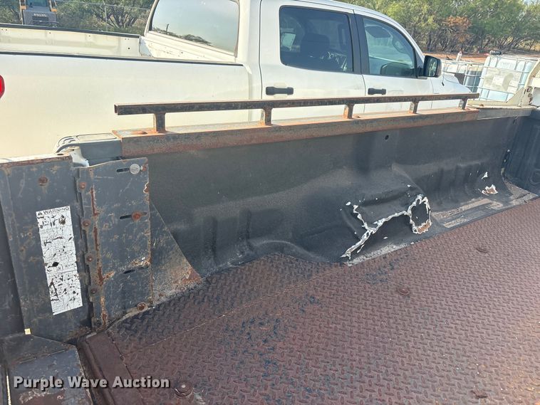 image for item JM9403 2010 Ford F250 Super Duty pickup truck