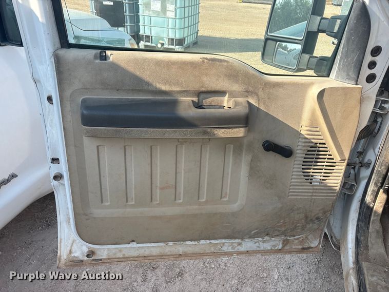 image for item JM9403 2010 Ford F250 Super Duty pickup truck