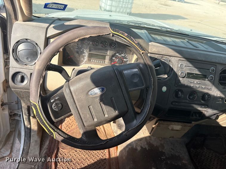 image for item JM9403 2010 Ford F250 Super Duty pickup truck