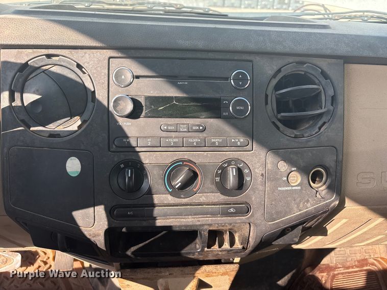image for item JM9403 2010 Ford F250 Super Duty pickup truck